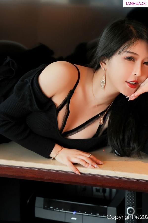 吴玉 玉兔miki [XiuRen]高清写真图 2022.05.06 No.4969 玉兔miki第16张图片